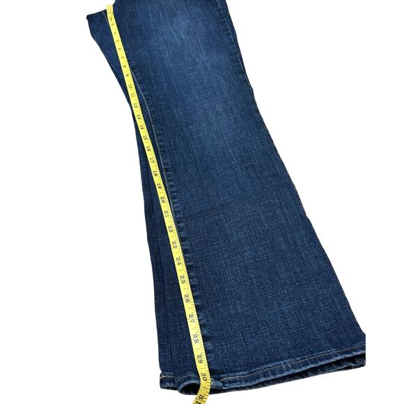 Levi’s Women's Classic Bootcut Mid-Rise 5 Pockets Jeans Size 10 - Picture 11 of 12